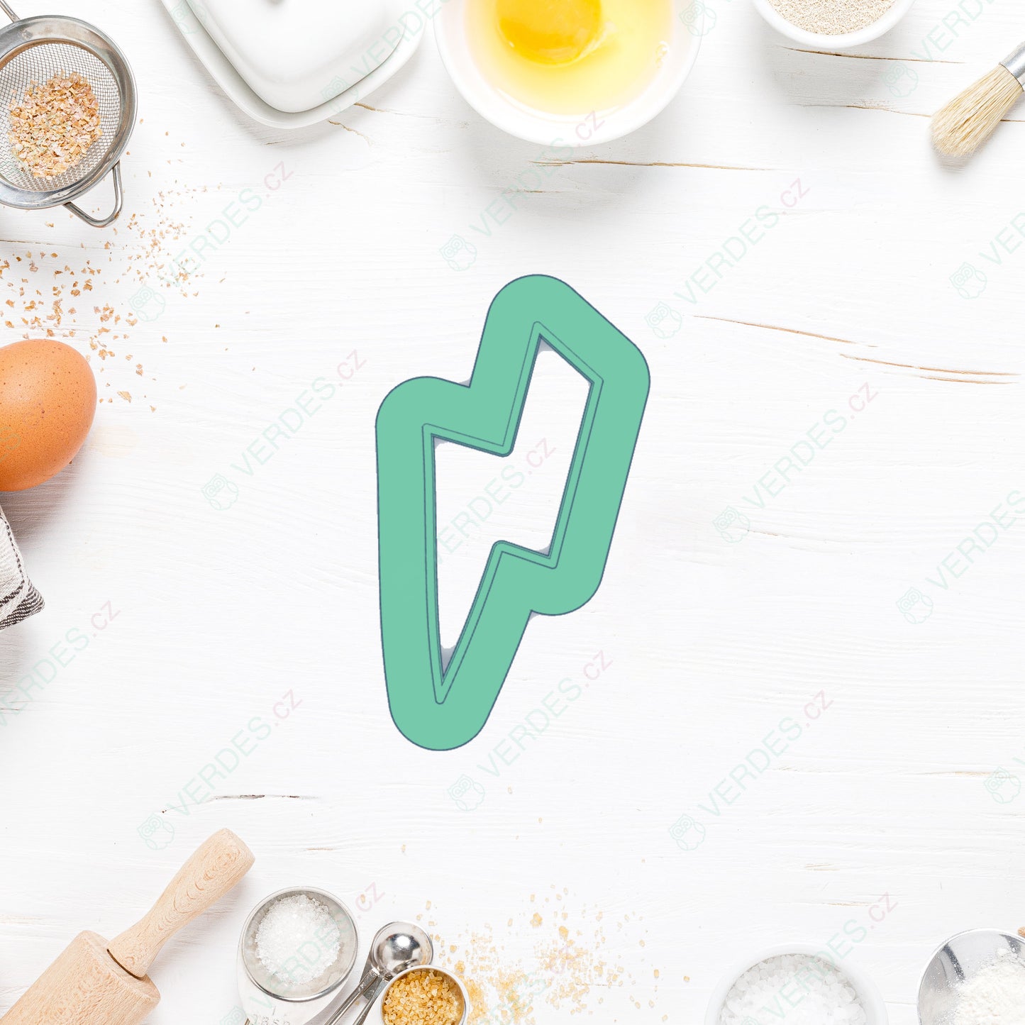 Lightning cookie cutter