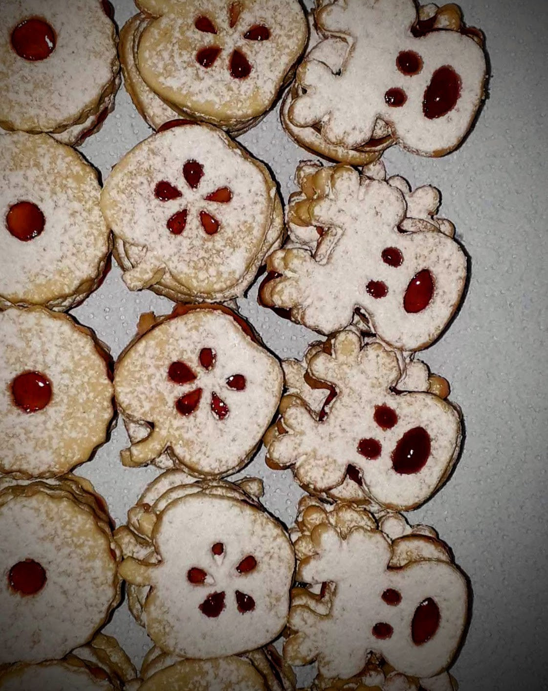 Vykrajovátko na linecké cukroví - Jablko s jadérky
