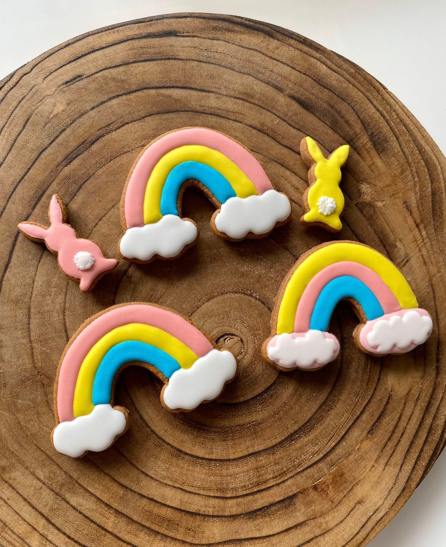 Rainbow outline cookie cutter