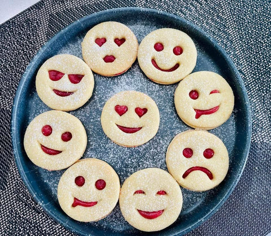 Vykrajovátko na linecké cukroví - Smutný smajlík 2