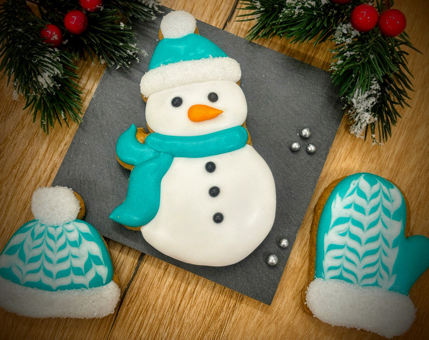 Snowman cookie cutter 1