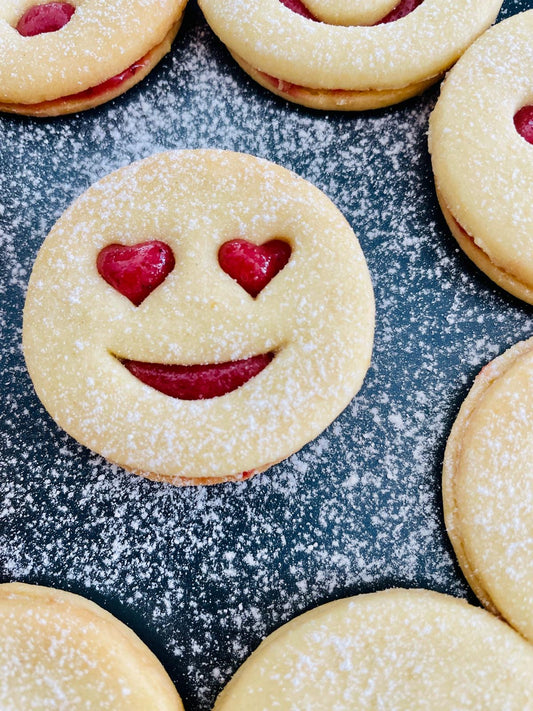 Vykrajovátko s průřezem - Zamilovaný smajlík