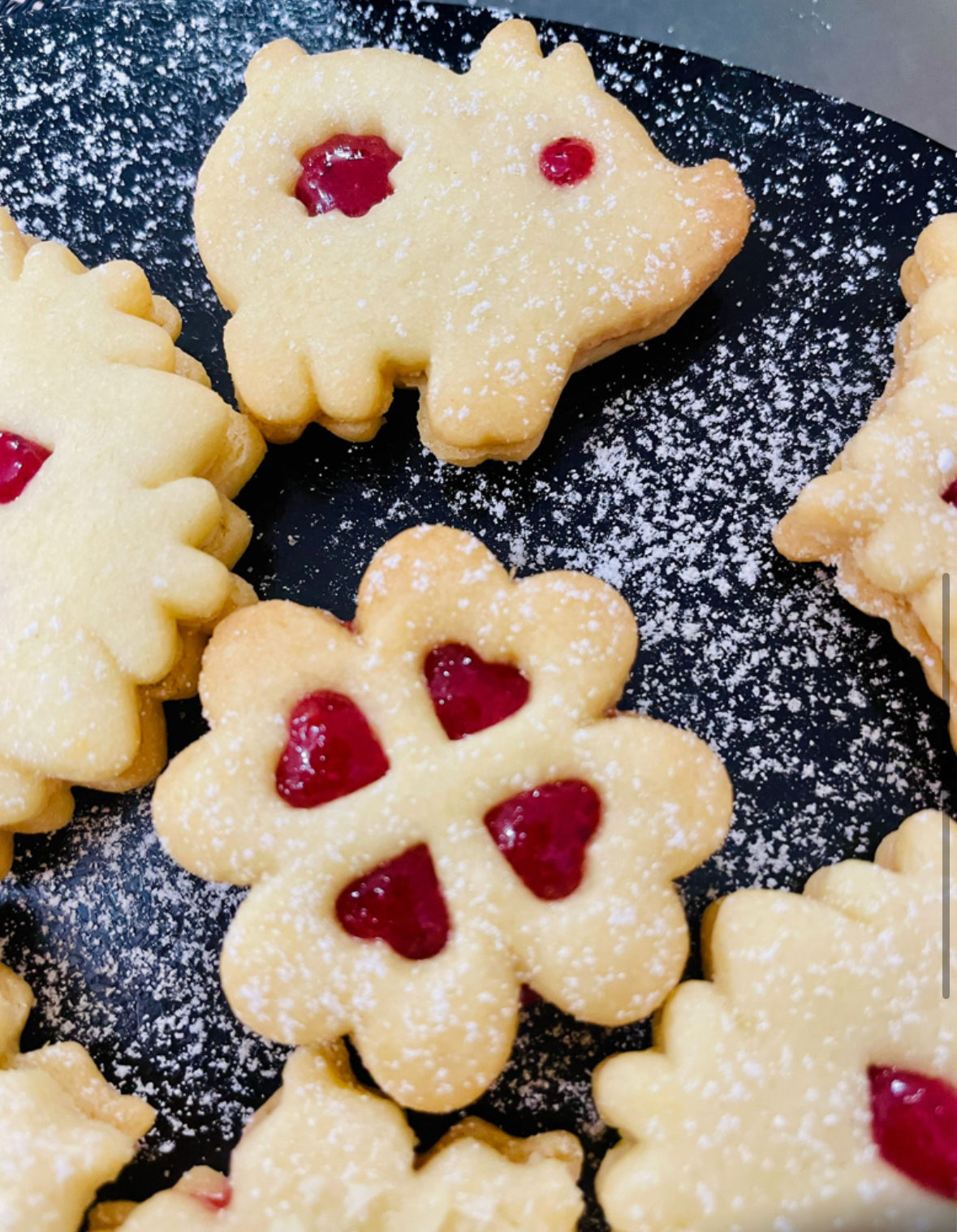 Linzer cookie cutter - Apple with cores
