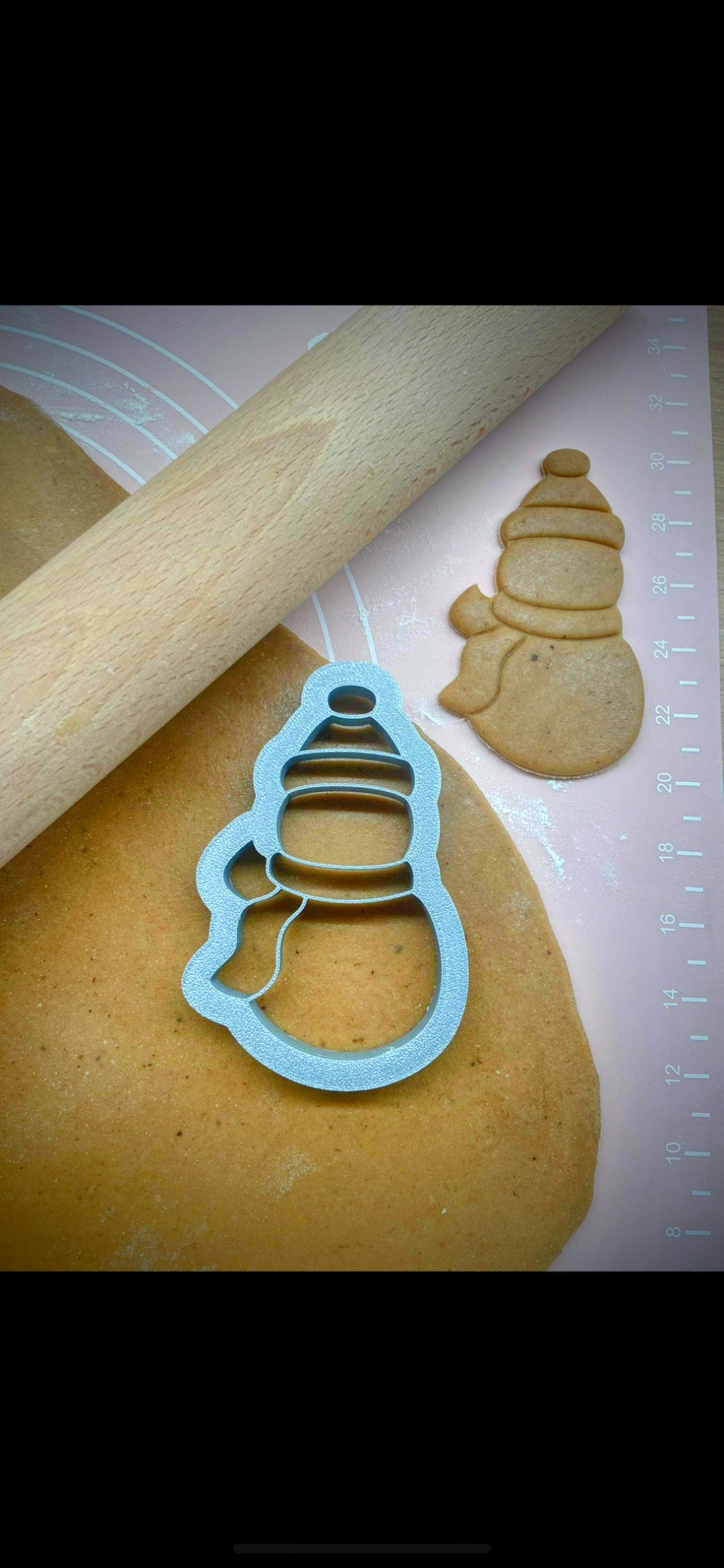 Snowman cookie cutter 1