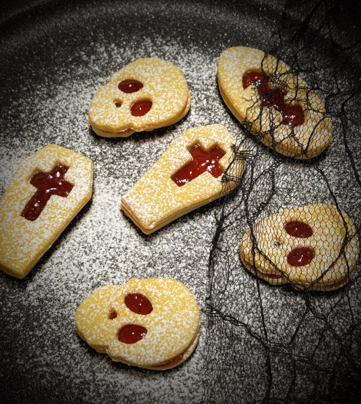 Linzer cookie cutter - Coffin